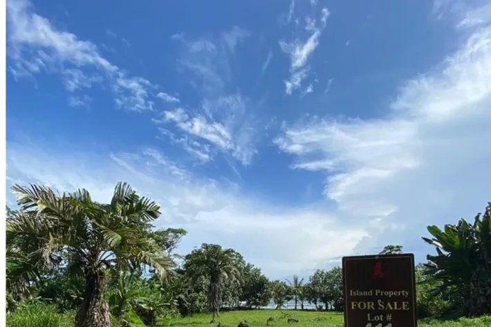 Beach front land for sale in Bocas del Toro Panama | 2299 m2 |amazing ocean view
