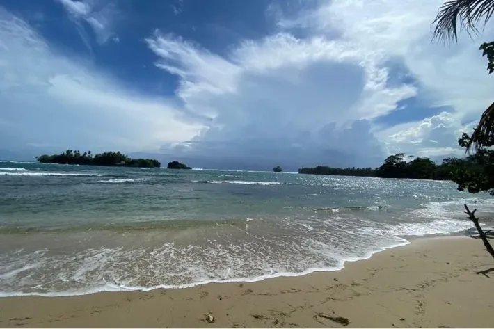 Beach front land for sale in Bocas del Toro Panama | 2299 m2 |amazing ocean view