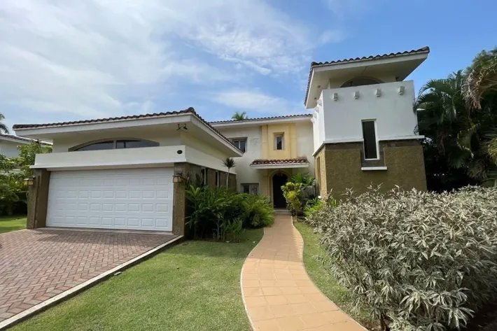 House for sale in Tucan Country Club, Cocolí