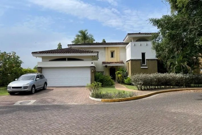 House for sale in Tucan Country Club, Cocolí