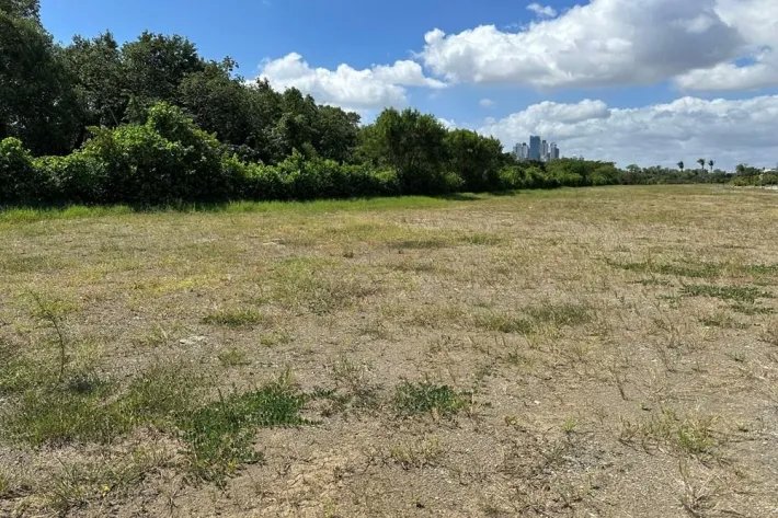 Lotes de terreno para venta en Península Estates Santa Maria Golf  Country Club.