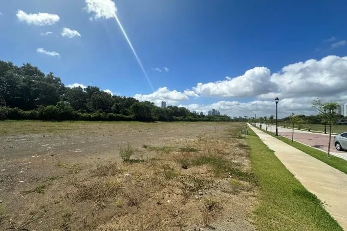 Lotes de terreno para venta en Península Estates Santa Maria Golf  Country Club.