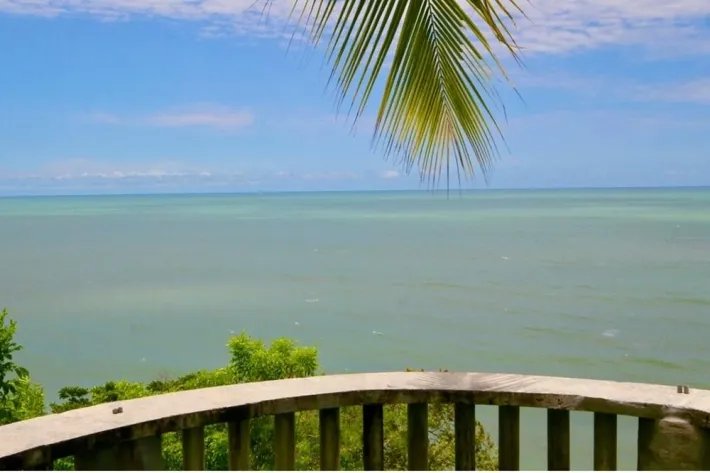 Venta de Casa Amoblada Frente al Mar en Costa Esmeralda
