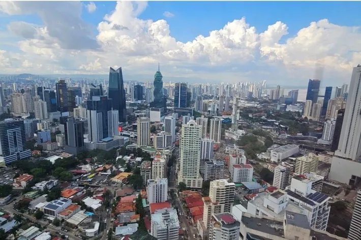 Oficina de piso completo en alquiler en Torre BICSA, Avenida Balboa