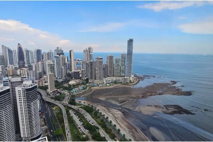 Oficina de piso completo en alquiler en Torre BICSA, Avenida Balboa