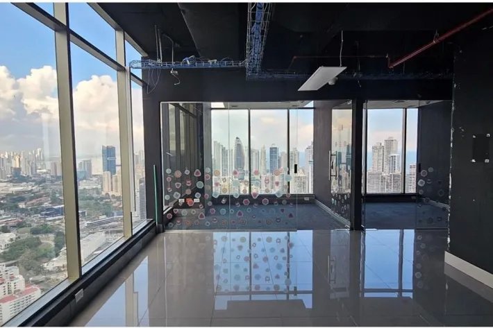 Oficina de piso completo en alquiler en Torre BICSA, Avenida Balboa