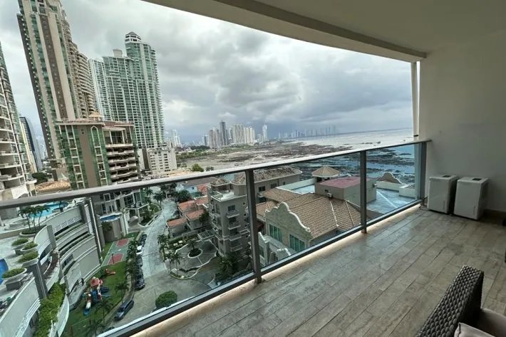 Venta de apartamento en PH Grand Tower, Punta Pacifica