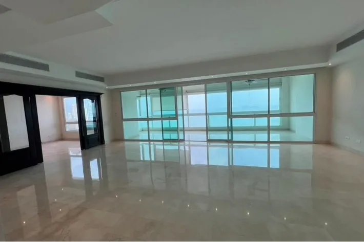 Venta de apartamento en Avenida Balboa, Panamá