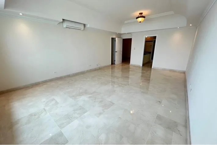 Venta de apartamento en Avenida Balboa, Panamá