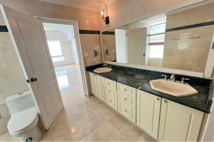 Venta de apartamento en Avenida Balboa, Panamá