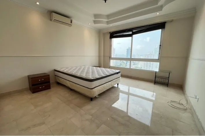 Venta de apartamento en Avenida Balboa, Panamá