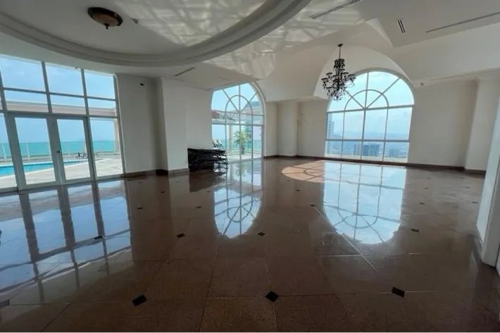 Venta de apartamento en Avenida Balboa, Panamá