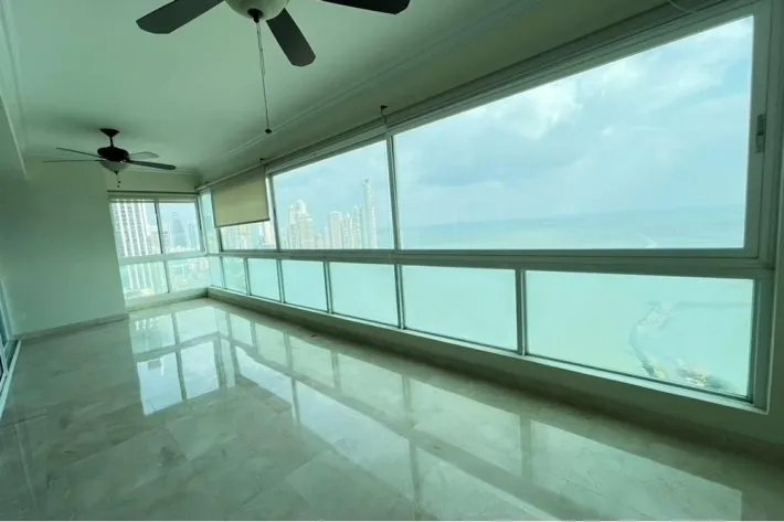 Venta de apartamento en Avenida Balboa, Panamá