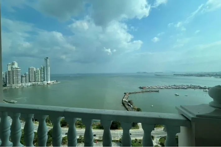 Venta de apartamento en Avenida Balboa, Panamá
