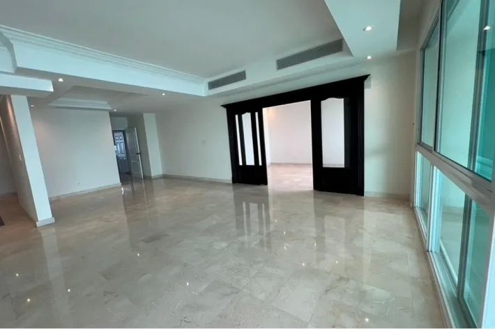 Venta de apartamento en Avenida Balboa, Panamá