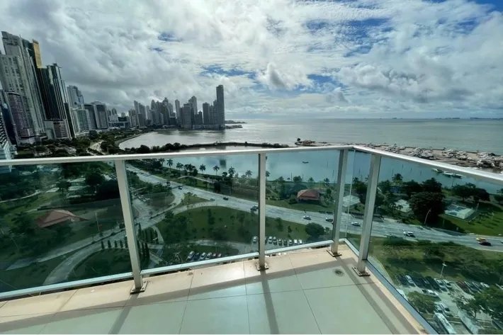 Venta de apartamento en Avenida Balboa