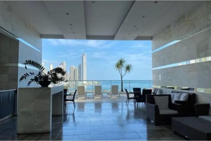 Venta de apartamento en Avenida Balboa
