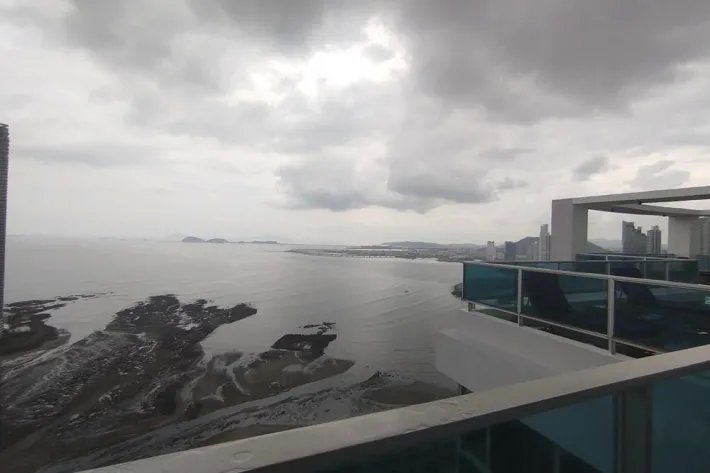 Venta de apartamento en Avenida Balboa, Panamá