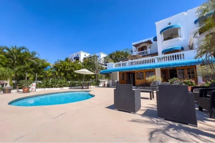 Beachfront duplex for sale in Playa Blanca, Rio Hato