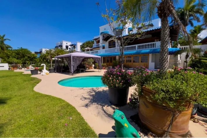 Se vende dúplex frente al mar en Playa Blanca, Río Hato