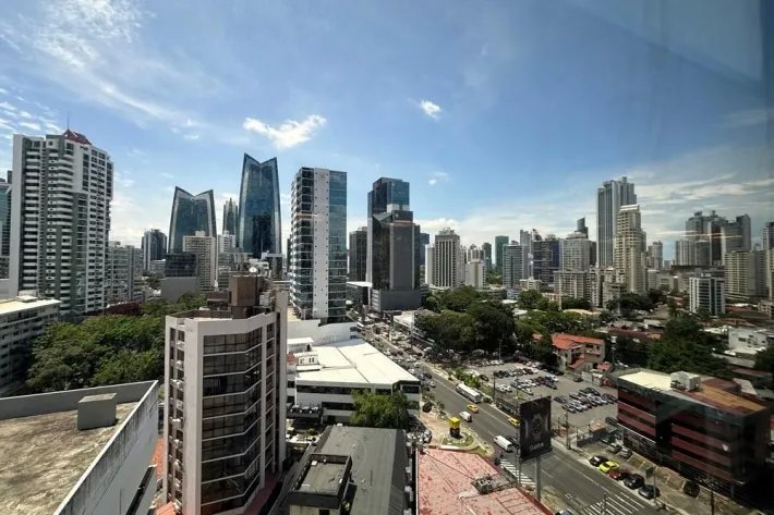 Se alquila oficina en Tower Bank, Calle 50, Panamá