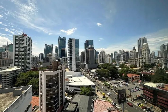 Se alquila oficina en Tower Bank, Calle 50, Panamá