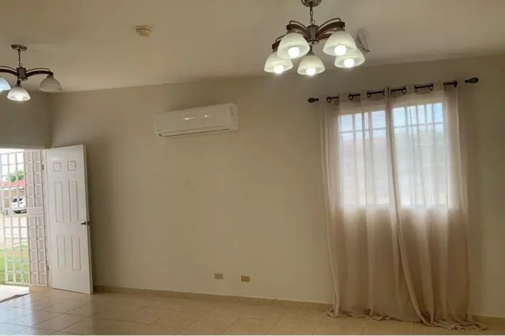 Venta de casa en Arboledas, Los Castaños, La Chorrera