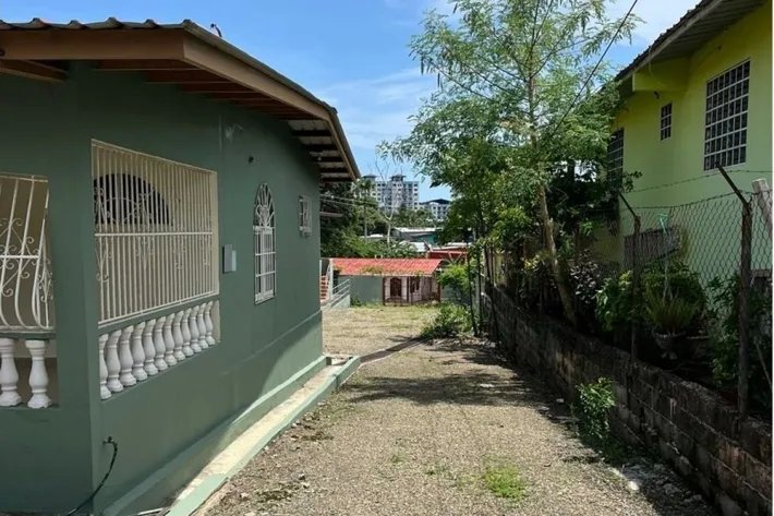 Commercial house for sale in Juan Díaz, Panama