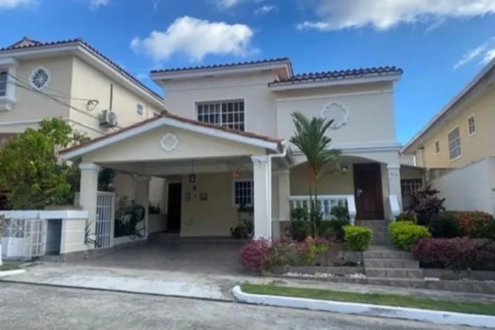 Venta de casa en Altos de Panamá