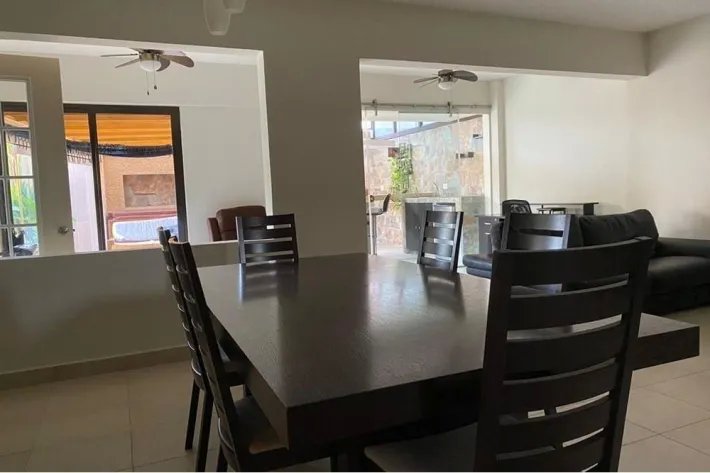House for sale in Costa Sur, Versalles