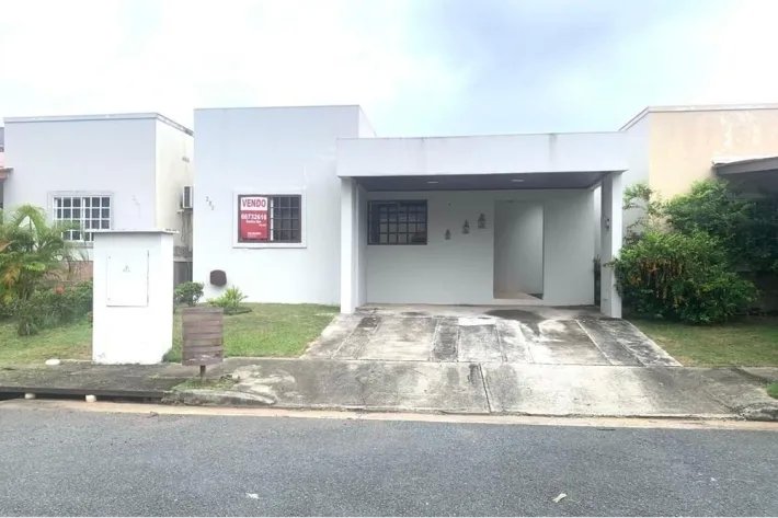 Venta de casa en Arboledas, Los Olivos, La Chorrera