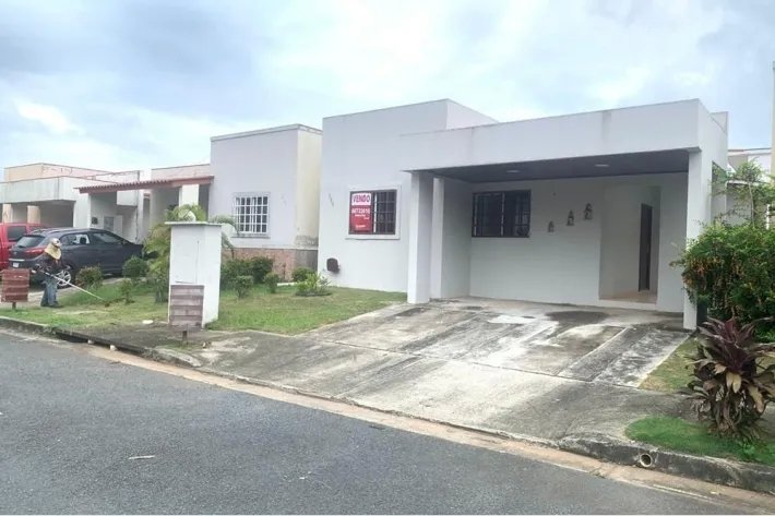 Venta de casa en Arboledas, Los Olivos, La Chorrera