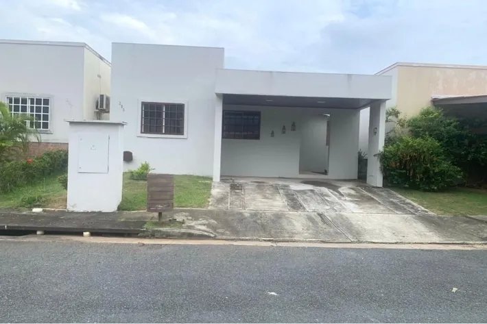 Venta de casa en Arboledas, Los Olivos, La Chorrera