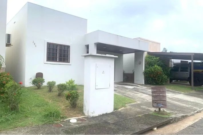 Venta de casa en Arboledas, Los Olivos, La Chorrera
