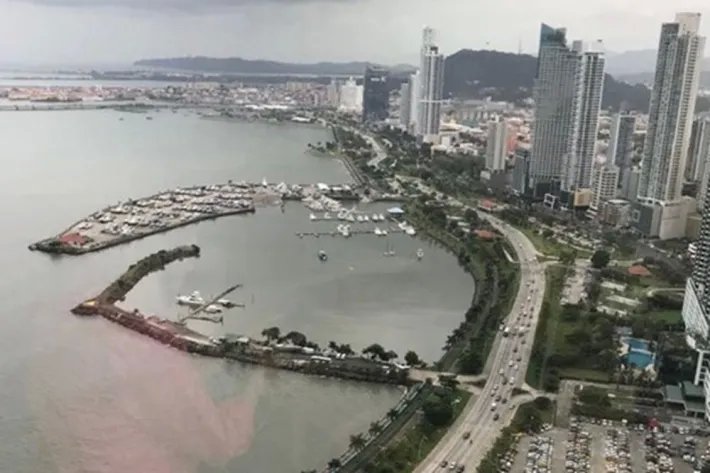 Alquiler de Oficina en Avenida Balboa con Vista al Mar