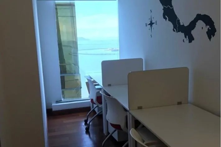 Alquiler de Oficina en Avenida Balboa con Vista al Mar