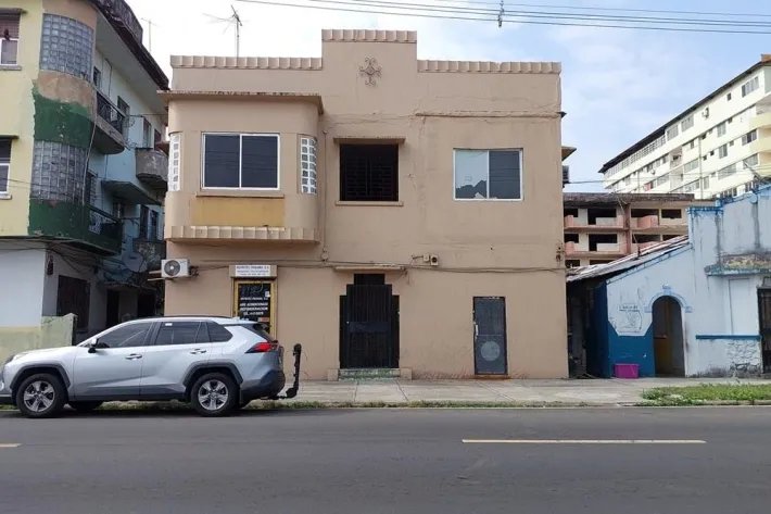 Se venden edificios en Barrio Norte, Colón