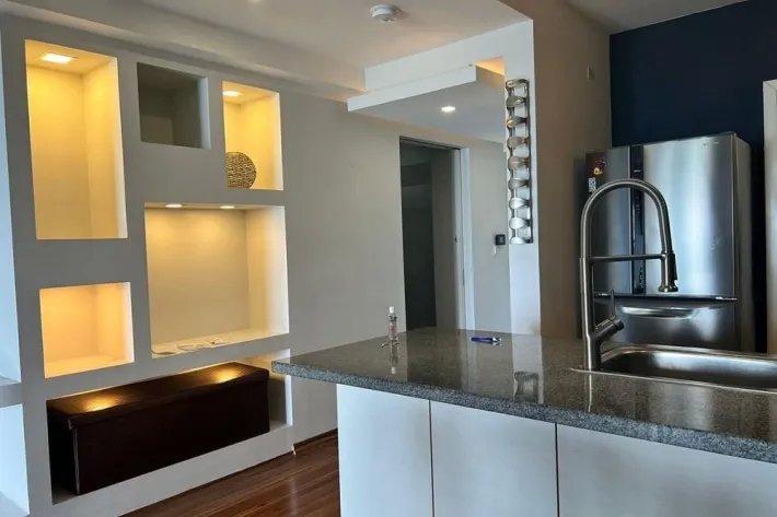 Alquiler de apartamento con vista al mar en Avenida Balboa, Panamá
