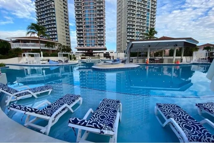 Venta de apartamento en Coronado Country Club. Playa Coronado