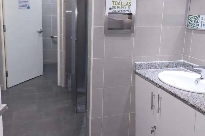 Alquiler de Oficina en Torre de Las Américas.