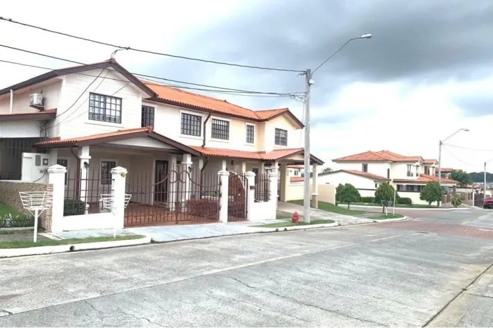 Venta de casa en Gran Reserva Montelimar, La Chorrera