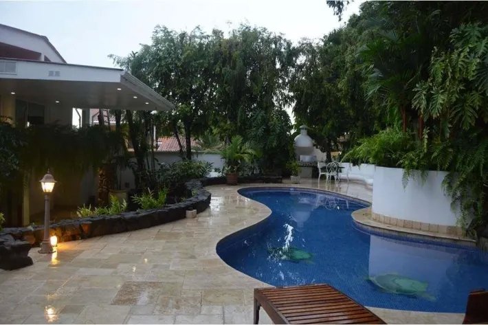Venta de mansión en La Loma, Pueblo Nuevo