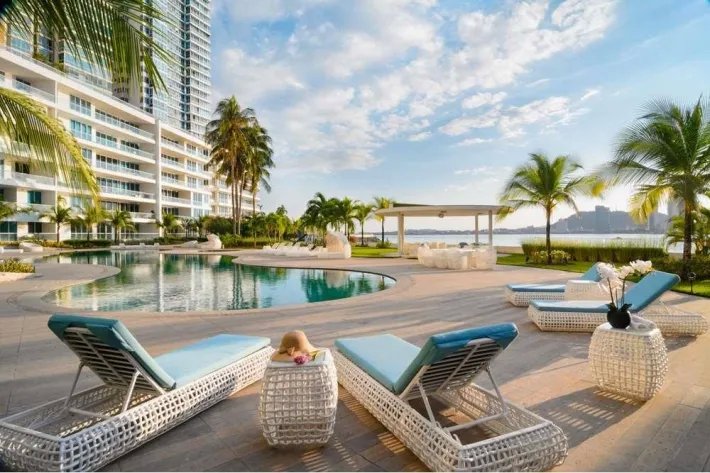 Venta de Lujoso Apartamento en Miradores, Punta Paitilla