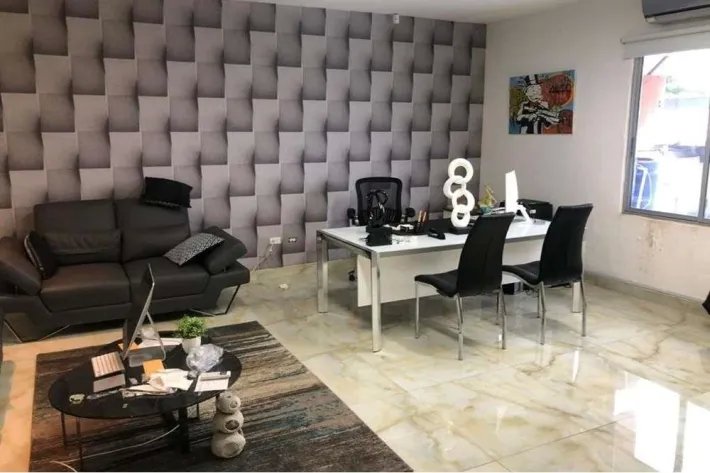 Alquiler de Oficina Comercial en Parque Industrial Costa del Este