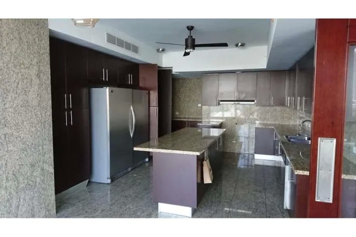 Venta de Apartamento en The Point Paitilla