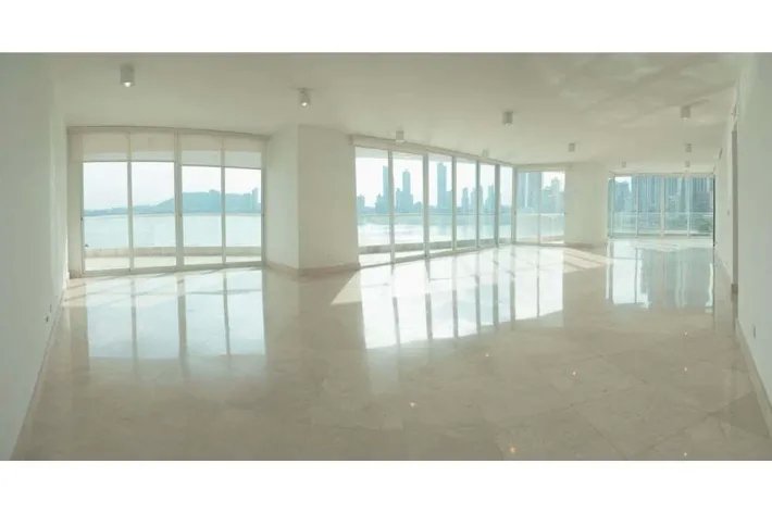 Venta de Apartamento en The Point Paitilla