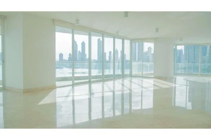 Venta de Apartamento en The Point Paitilla