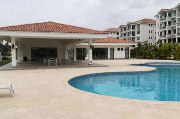 Venta de Apartamento Reposeído en Costa Sur, Juan Díaz, Panamá