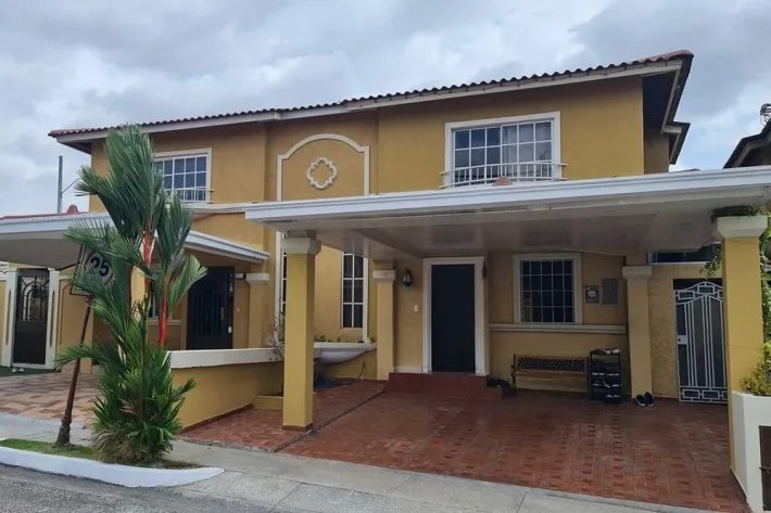 House for sale in Dorado Lakes, Condado del Rey, Panama