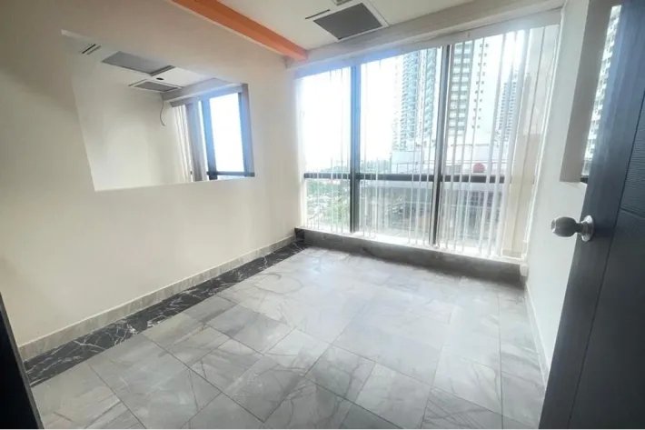 Office for rent on Avenida Balboa, Panama
